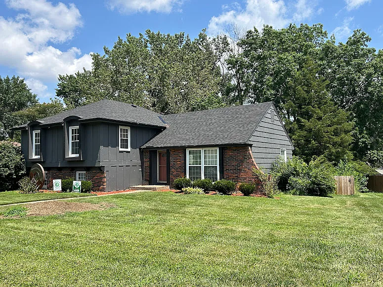 4 bed, 2000 sqft, $2,500 — Photo 3