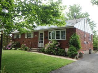 875 Willow Rd, Hellertown, PA 18055