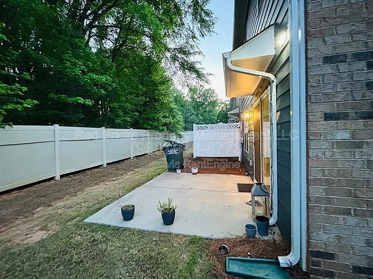 9315 Grand Valley Dr — Photo 38