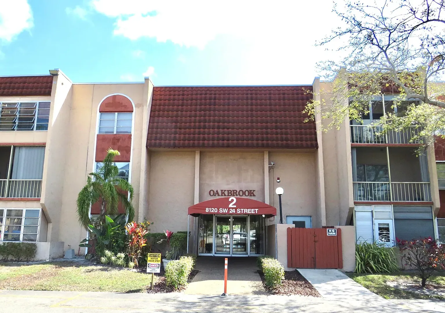 2 bed, 1160 sqft, $2,000 — Photo 1
