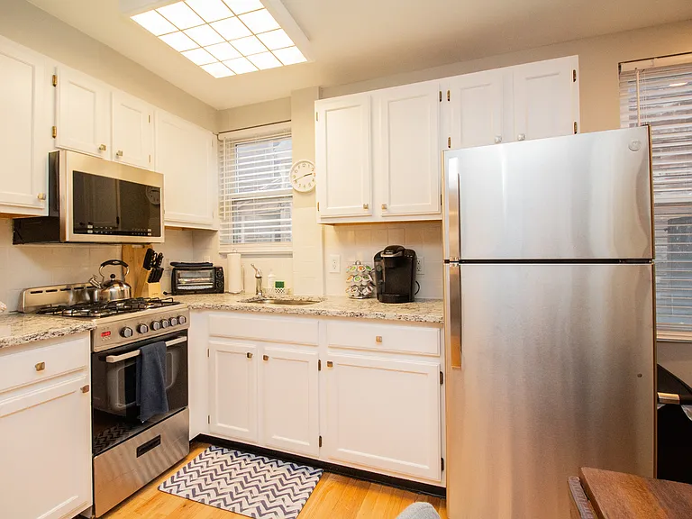23 Jay St #B — Photo 11