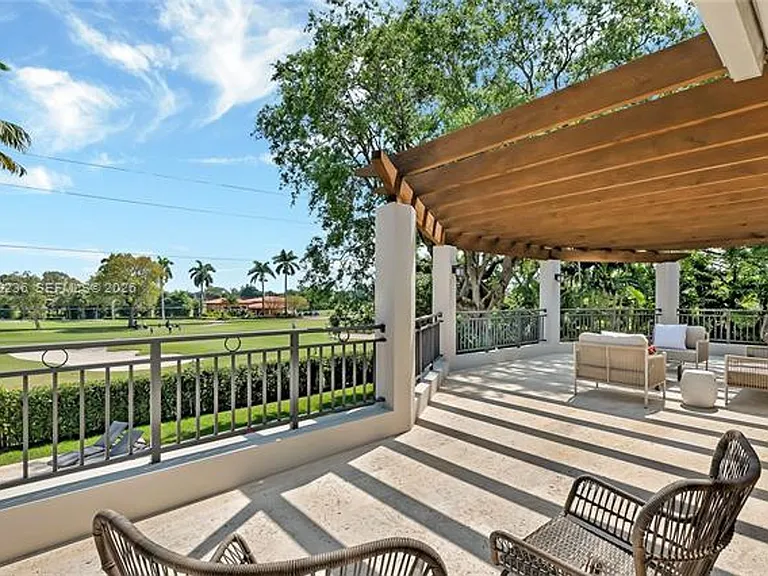 3425 Alhambra Cir — Photo 53