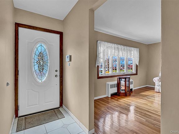 4th image of 70 Martin Road N