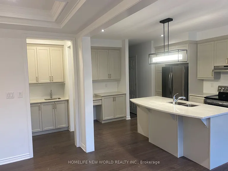 703 Lamb St E — Photo 6