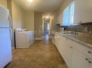 617 W Calhoun St APT A, Macomb, IL 61455