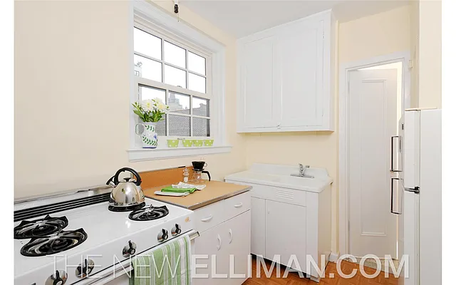 Sold by Douglas Elliman | media 10