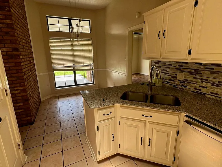2617 Palmer Dr — Photo 5