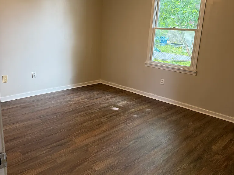 63 Myers Ave — Photo 6