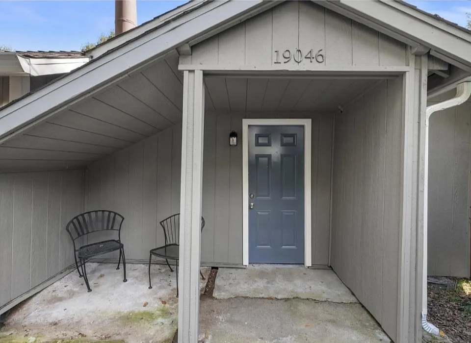 19046 Laurel Dr