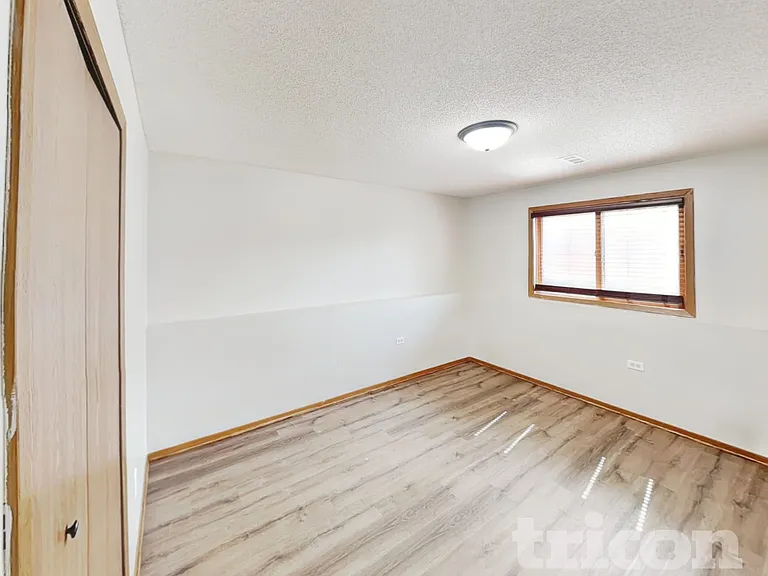 13734 Glenhurst Ln — Photo 17