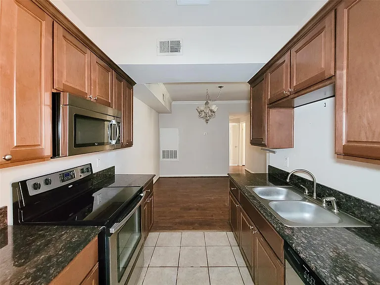 2255 Braeswood Park Dr #259 — Photo 20
