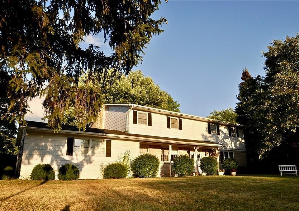 1st image of 1095 Howard Dr