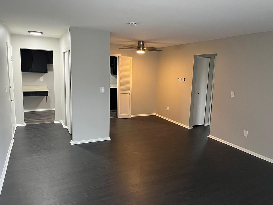 1st image of 1091 NW Washington Blvd #3