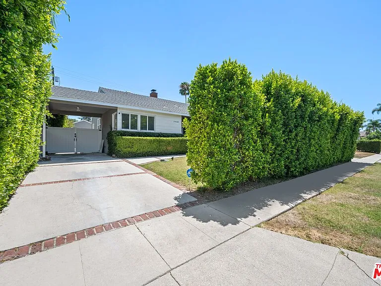 19540 Gilmore St — Photo 3