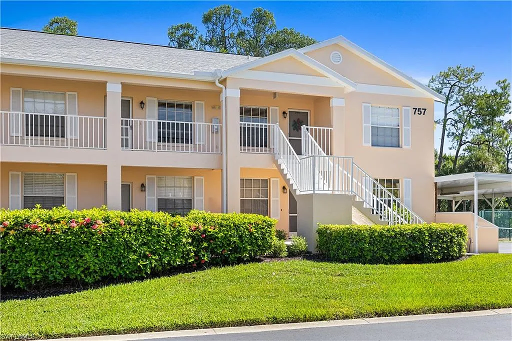 3 bed, 2.0 bath, 1374 sqft, $6,000 — Photo 2