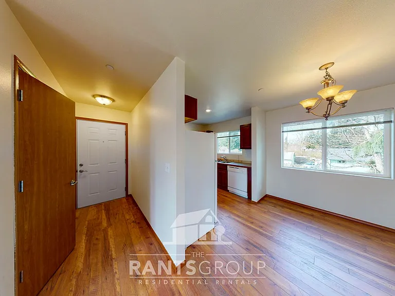 Crystal Springs Apartments — Photo 4