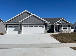 873 Joeanna Way, Pulaski, WI 54162