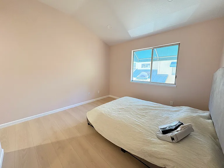 414 Galleria Dr #4 — Photo 26