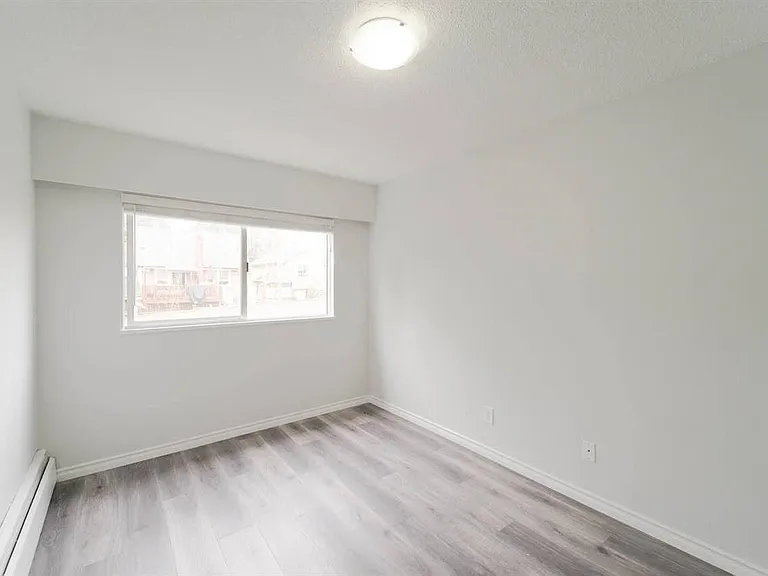 611 Blackford St #212 — Photo 8
