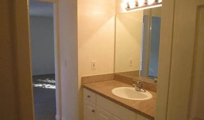 5540 Owensmouth Ave #220 — Photo 14