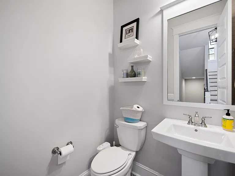 6063 Chester Way — Photo 33