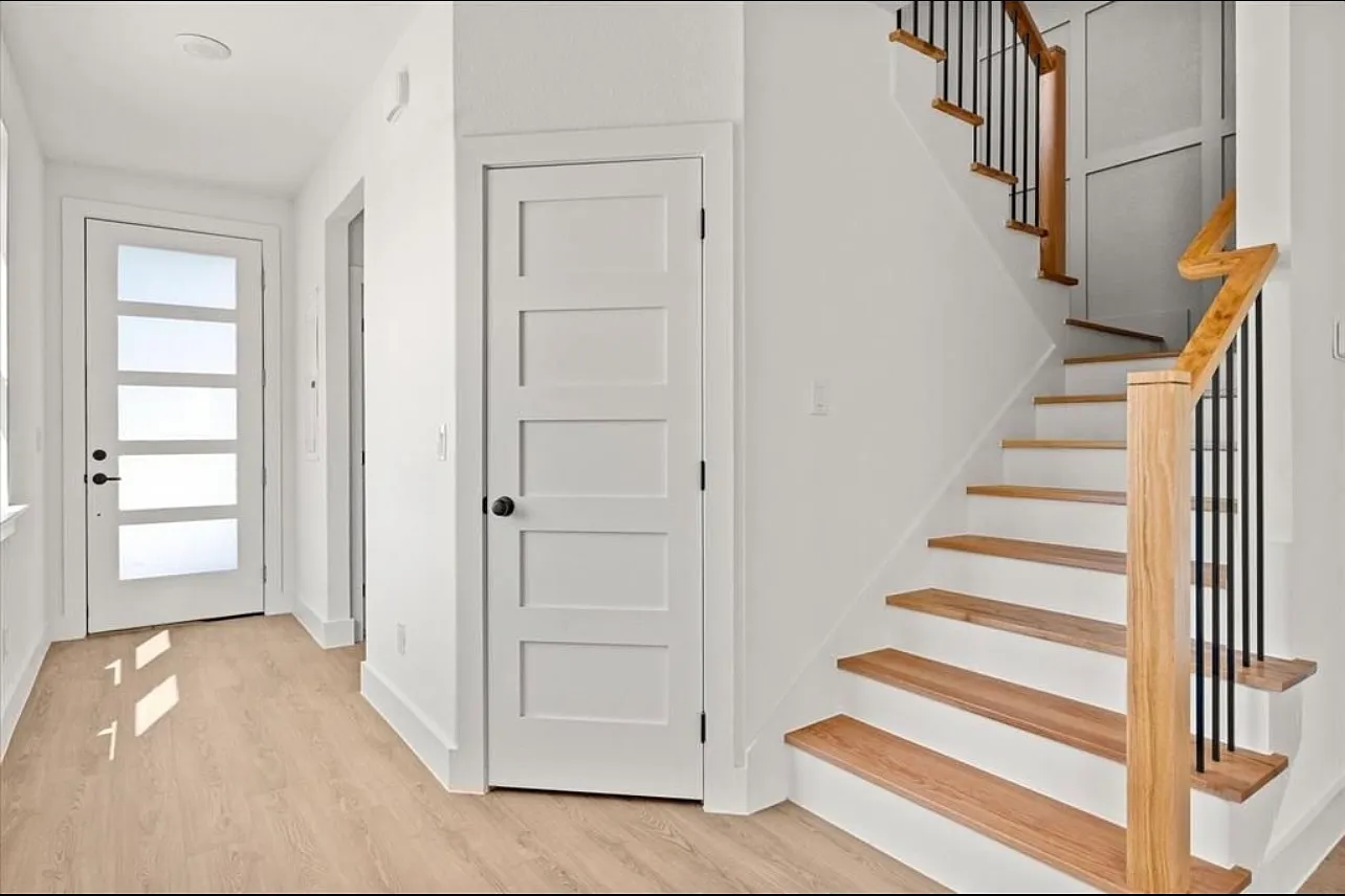3 bed, 1560 sqft, $1,950 — Photo 3