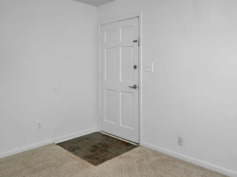 Breezeway — Photo 18