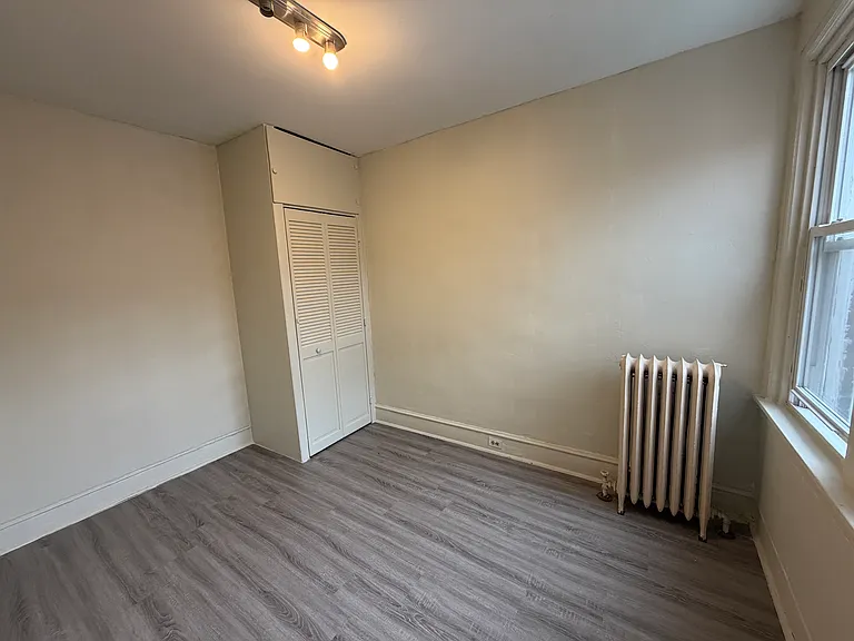 191 Saber St — Photo 6