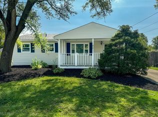 917 Sandalwood Dr, Elyria, OH 44035