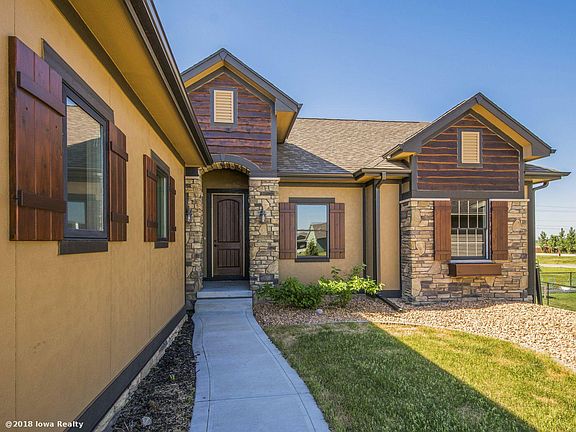 2nd image of 3521 Sunstone Ct SE