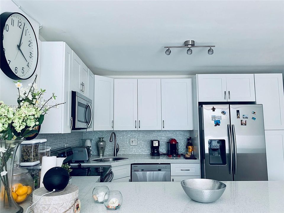 1st image of 2801 NE 183rd St APT 215W