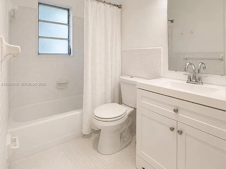 421 NE 1st St #221 — Photo 7