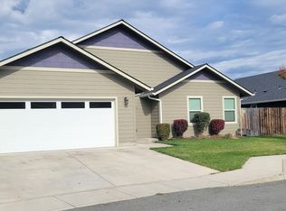 108 SW Little Meadow Ln, Grants Pass, OR 97527