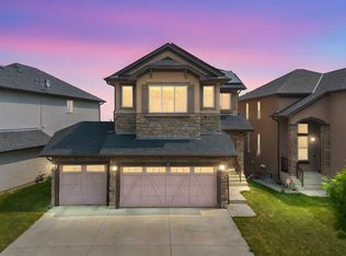 139 W Sherwood Hl NW, Calgary, AB T3R0B3