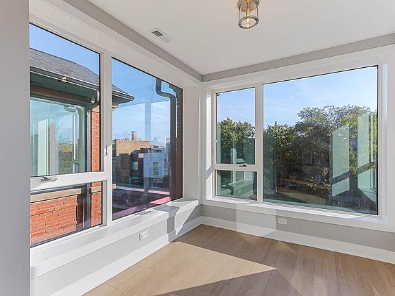 3rd image of 6232 S Woodlawn Ave #4