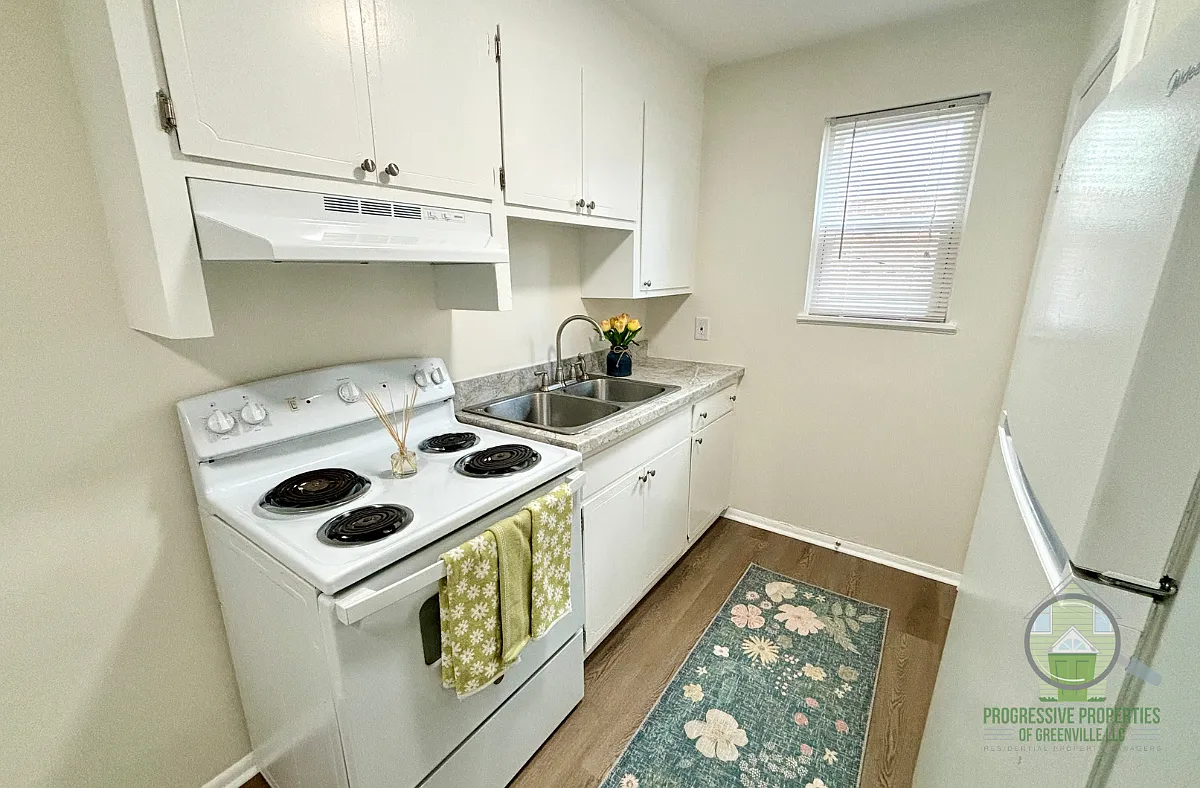 The Flats @ Old Buncombe — Photo 3