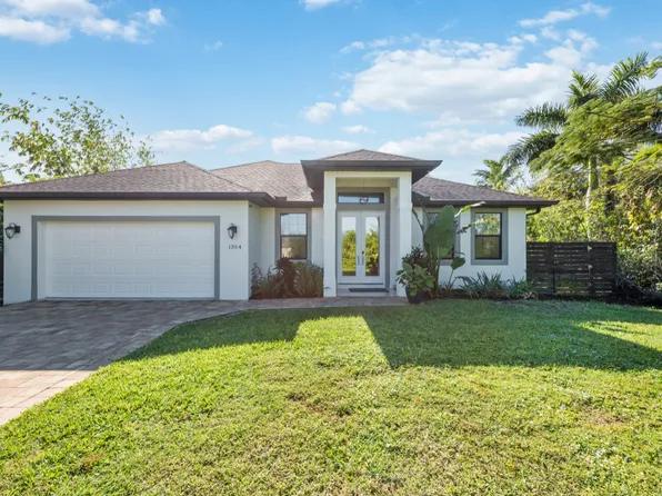 1354 S Alhambra Cir, Naples, FL 34103