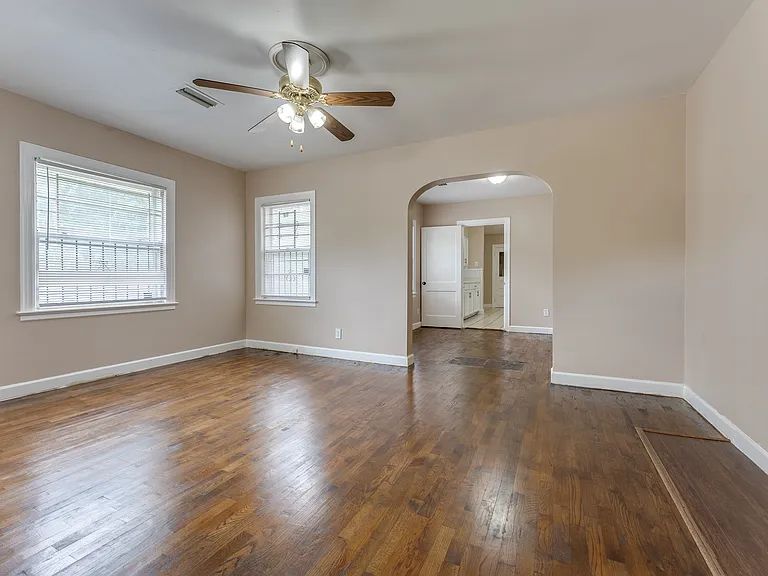1500 W Short 17th St — Photo 23