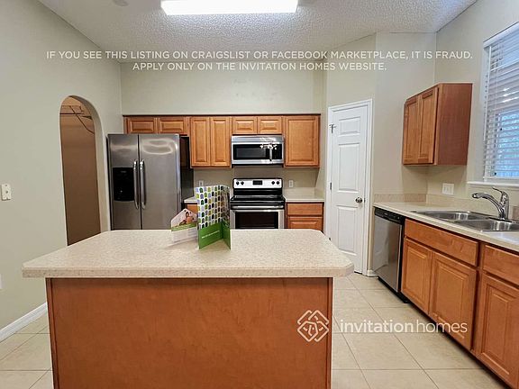 5th image of 371 Pebble Ct