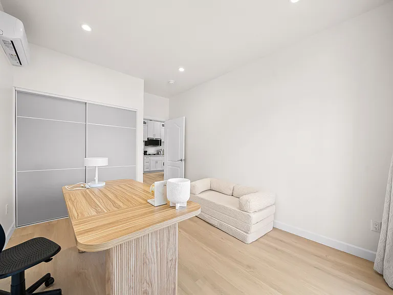 1316 S Raleo Ave — Photo 11