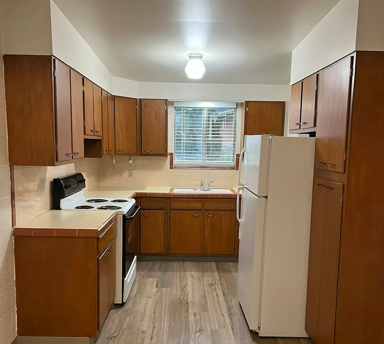 2122 Orchard Drive — Photo 4