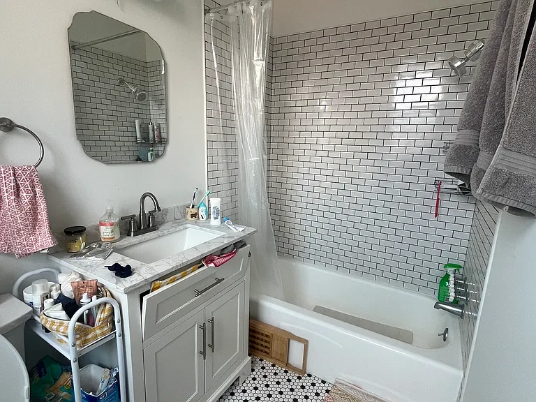 23 E Eager St #3FR — Photo 9