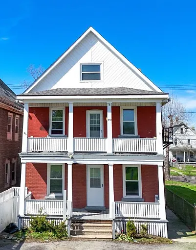 1953 Falls St #4 — Photo 2