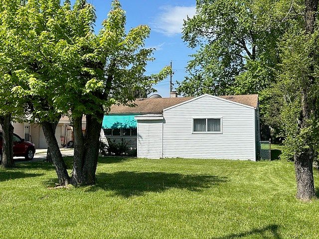 1st image of 3116 N Wolf Rd