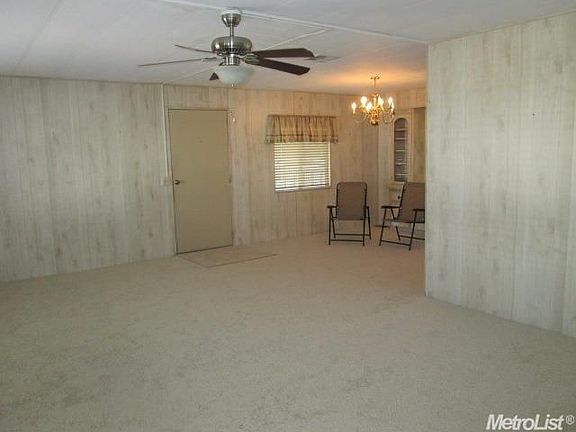 3rd image of 1585 Cottonwood Cir
