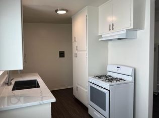 720 Monterey Blvd APT 8, Hermosa Beach, CA 90254