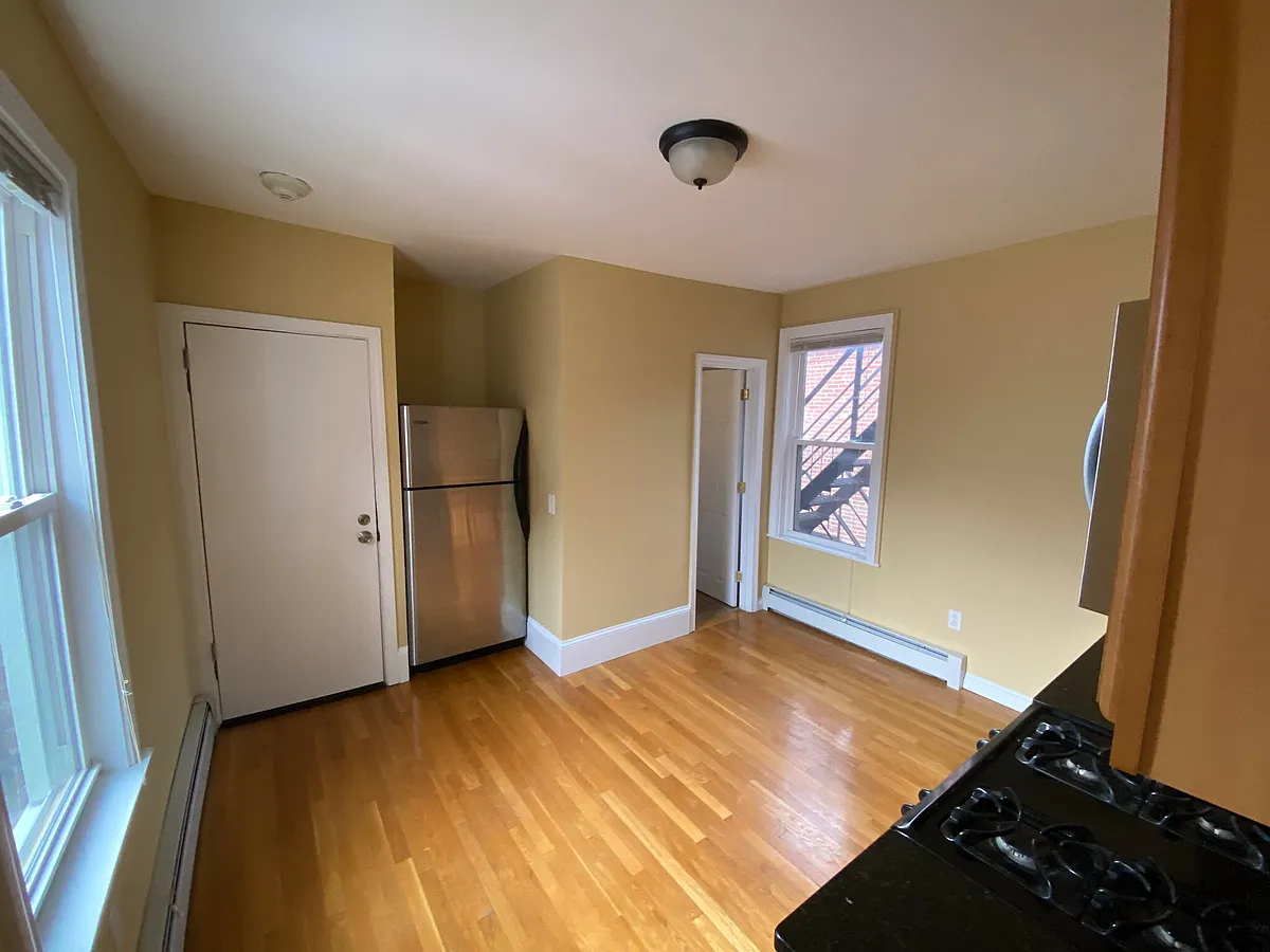 Building Photo - 26 Pinckney St #4