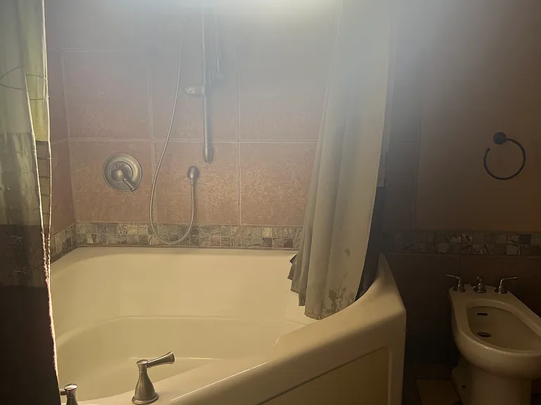 Soaker tub