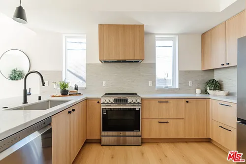 6765 Lexington Ave #1/2 Photo 1