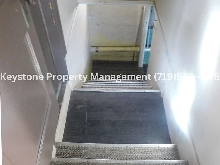 1233 Berkley Ave — Photo 5